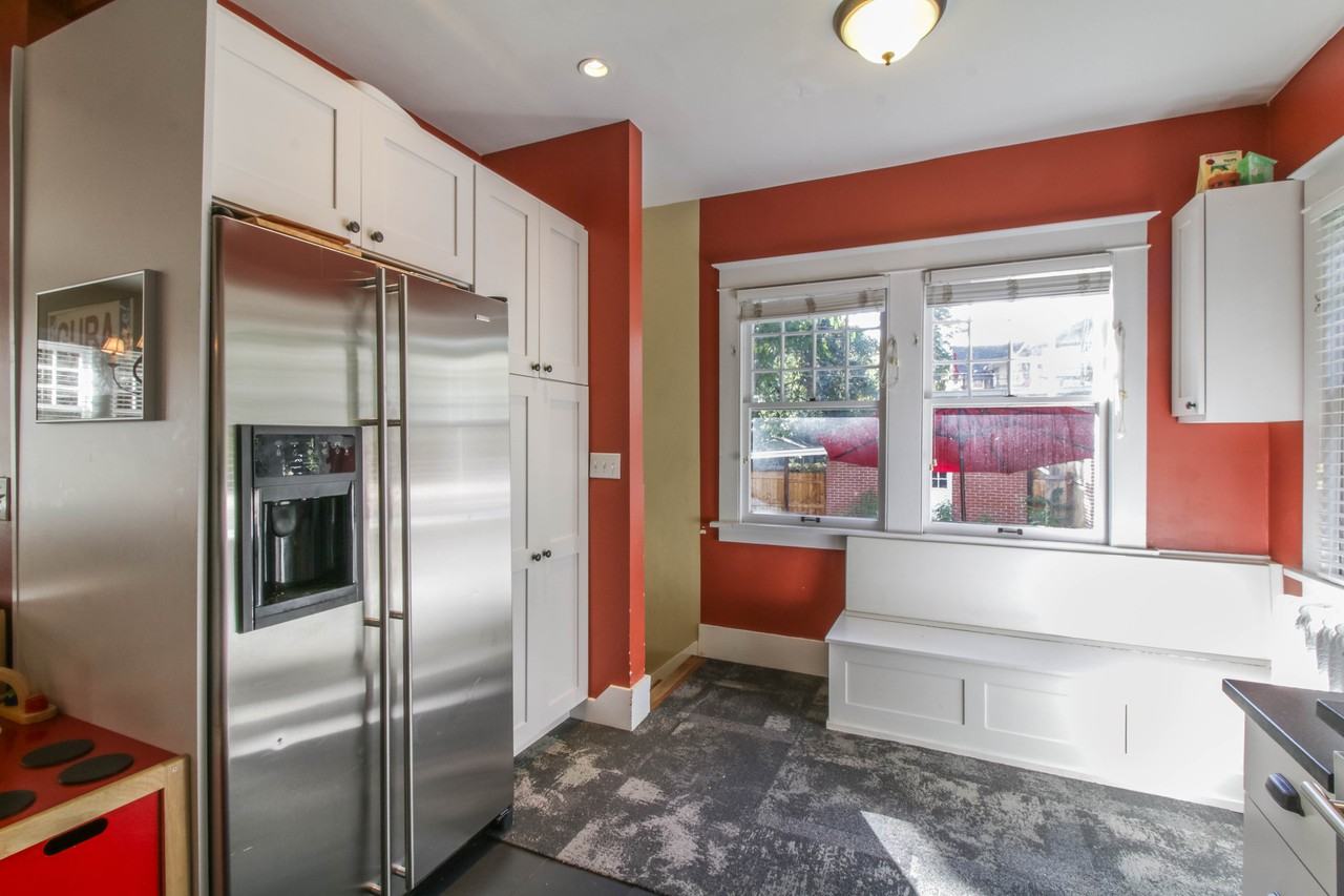 657 Elizabeth Street - Photo 3 of 24