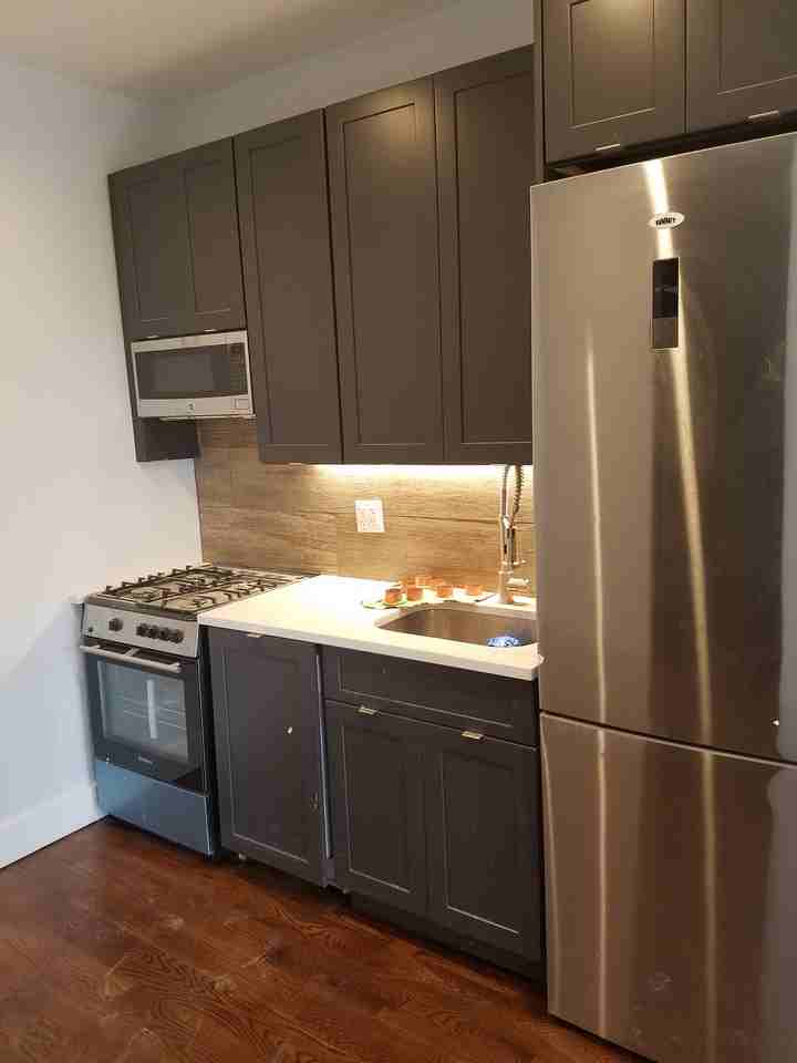 131 Tompkins Avenue #4