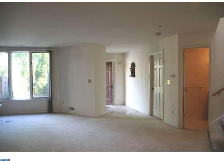 9 Jackie Dr - Photo 3 of 14