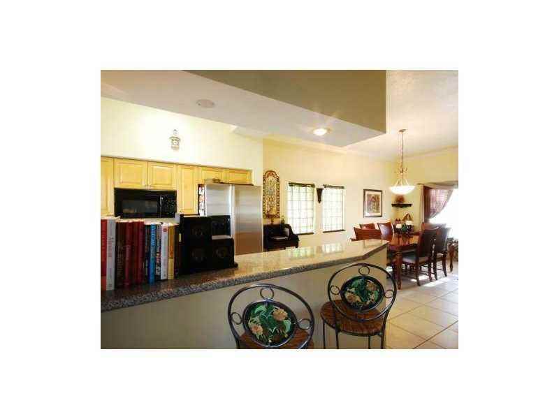 1763 Royal Palm Way - Photo 3 of 8