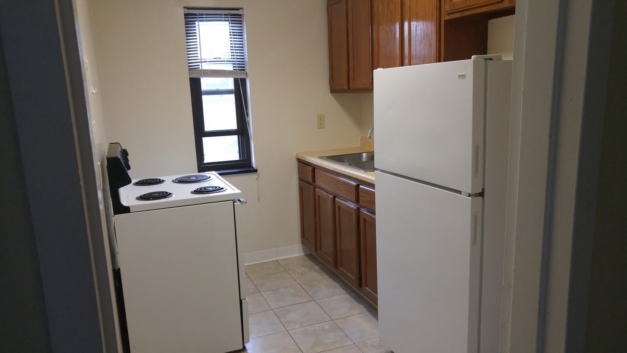 1201 Heeney Avenue - Photo 3 of 8