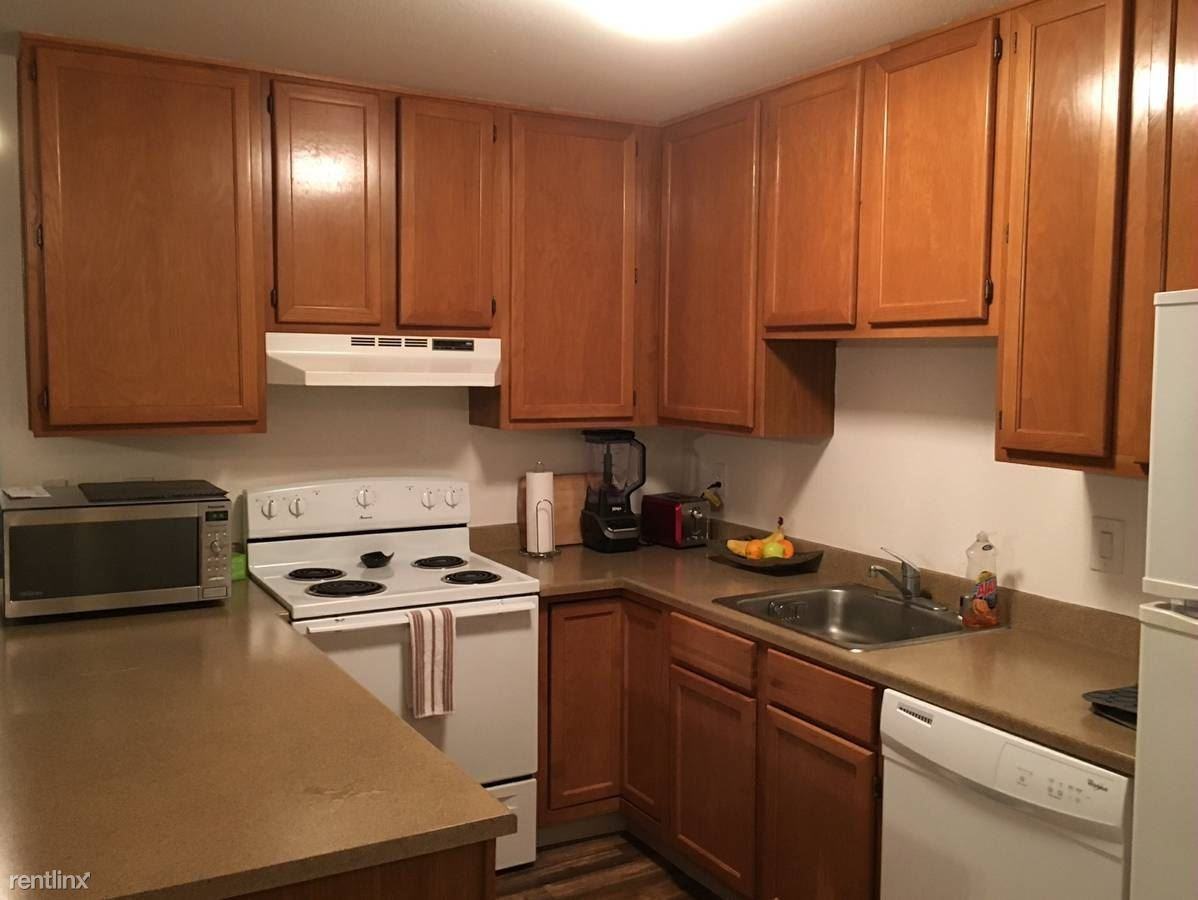 95 Professional Center Pkwy - Photo 2 of 10