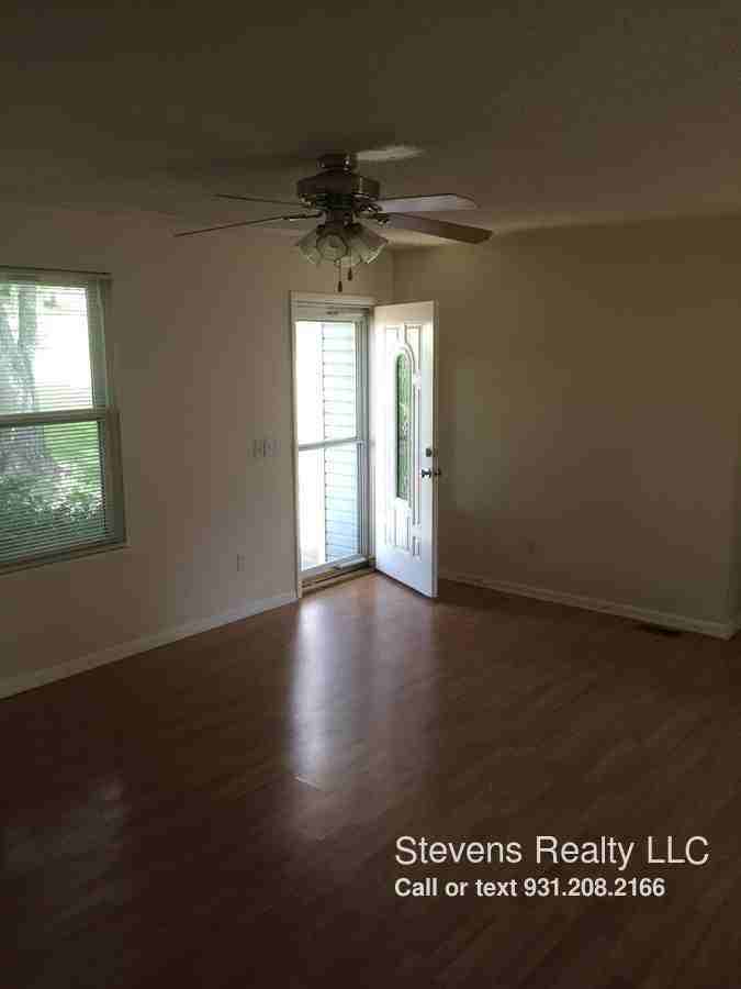 1112 Wynnewood Dr - Photo 2 of 7