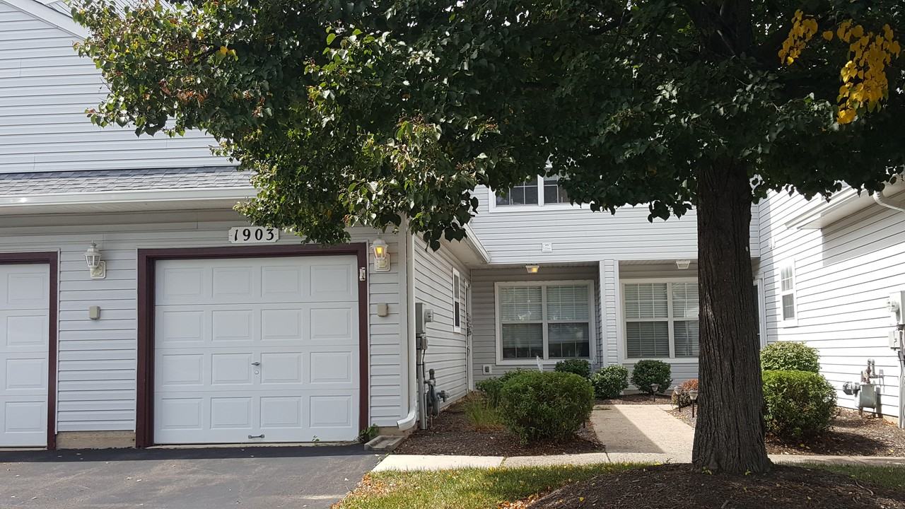 1903 Waterford Rd - Photo 2 of 24