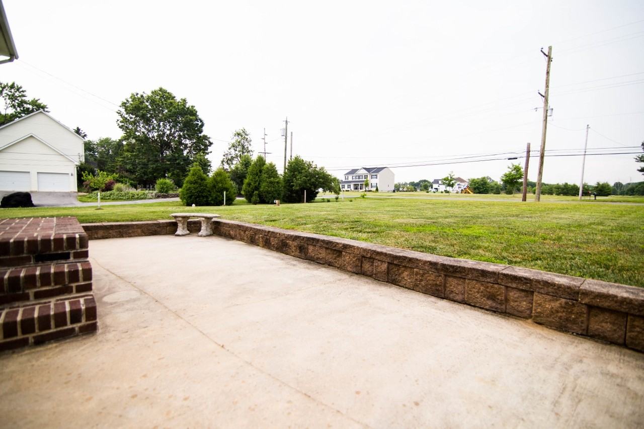 847 Kings Hwy - Photo 2 of 25