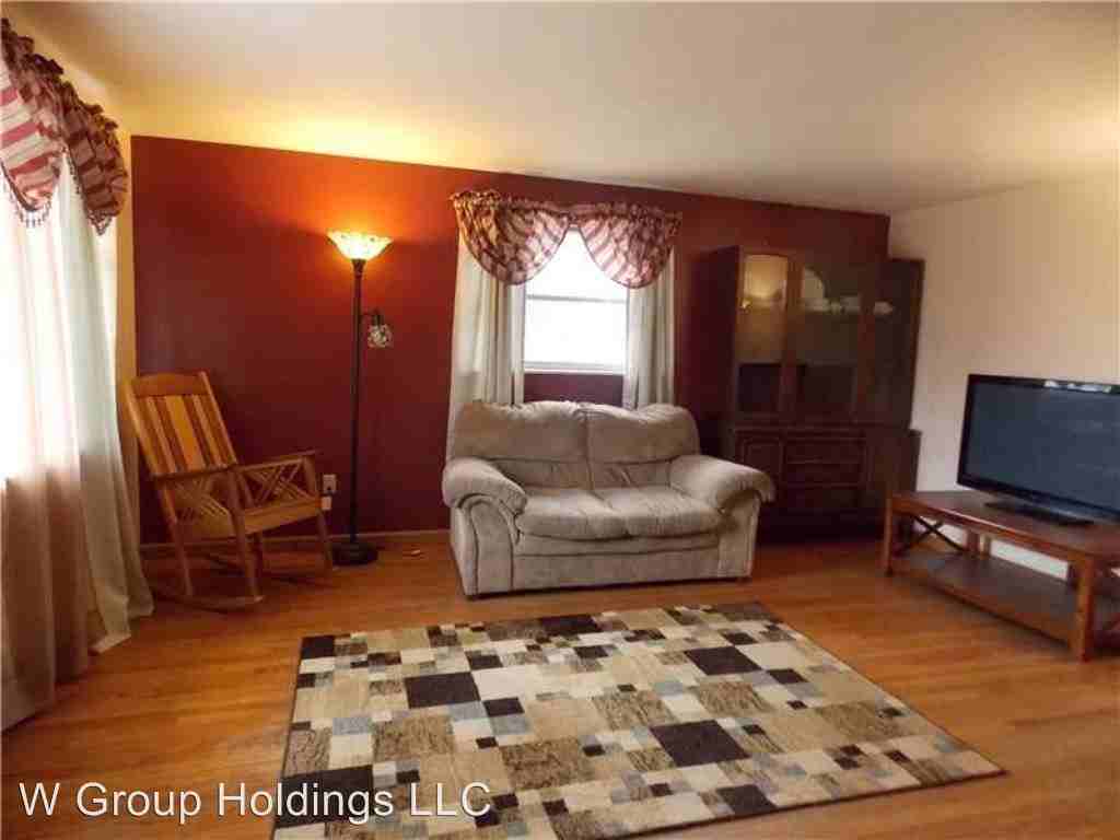 1040 Michigan Ave - Photo 2 of 13