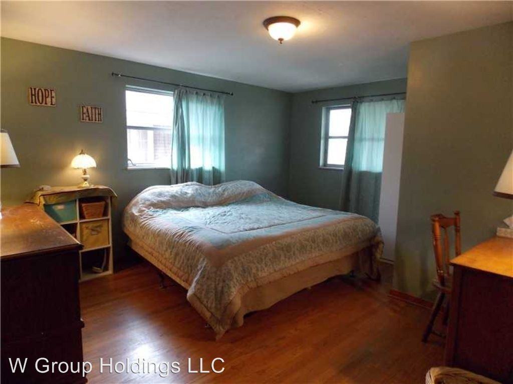 1040 Michigan Ave - Photo 3 of 13
