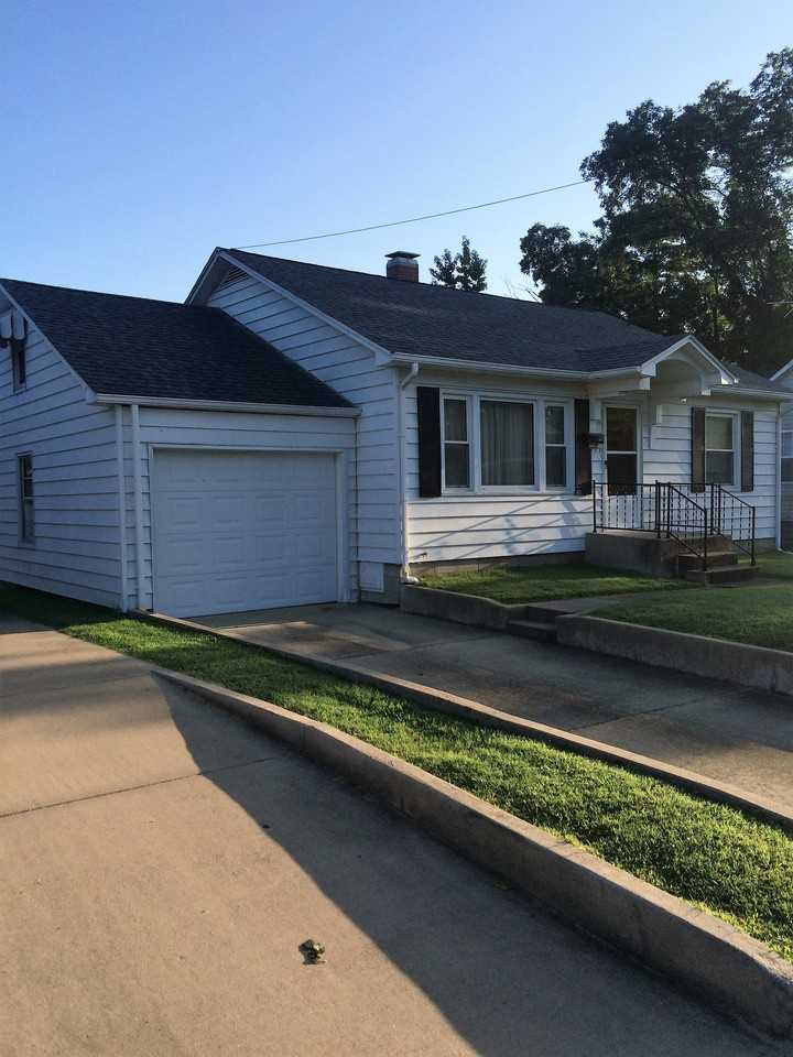 325 W Jackson St - Photo 2 of 61