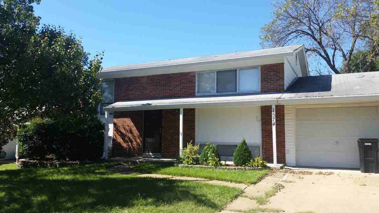 1574 San Miguel Ln - Photo 2 of 24