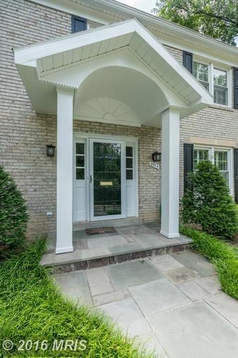 3024 N Harrison St - Photo 2 of 30