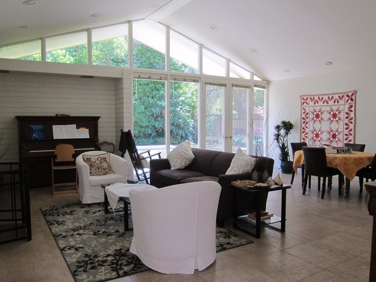 848 Northampton Dr - Photo 2 of 4