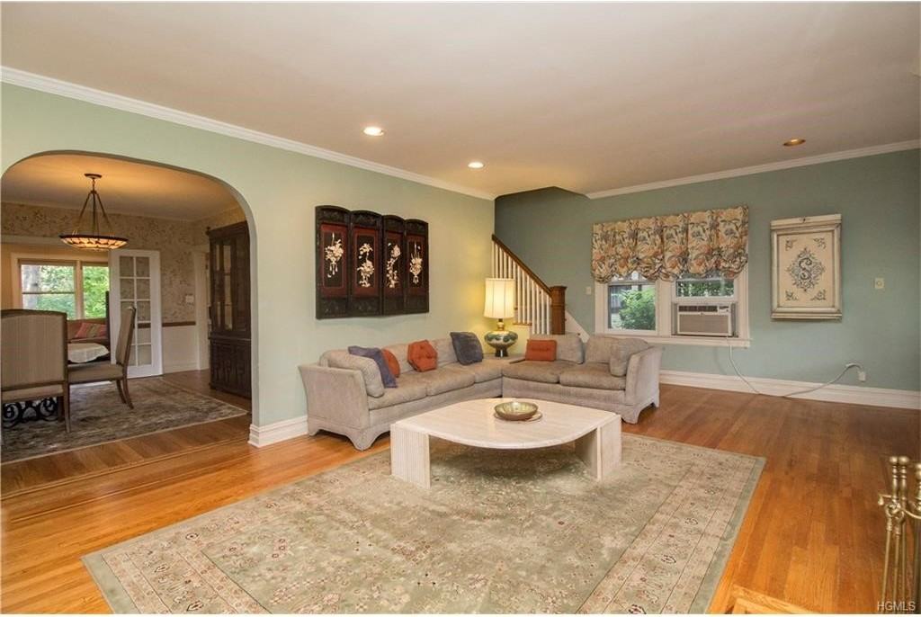 18 Hughes Ave - Photo 3 of 16