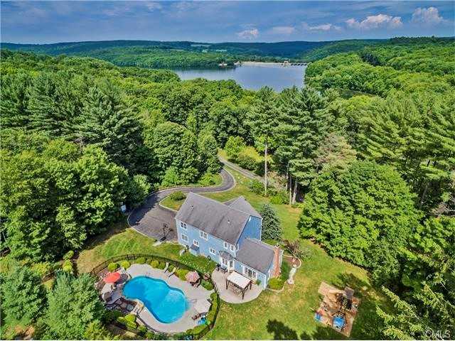 121 Alberts Hill Rd - Photo 2 of 18