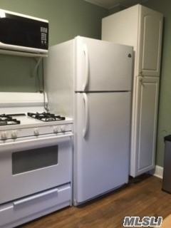 2331 Swenson Pl - Photo 3 of 12