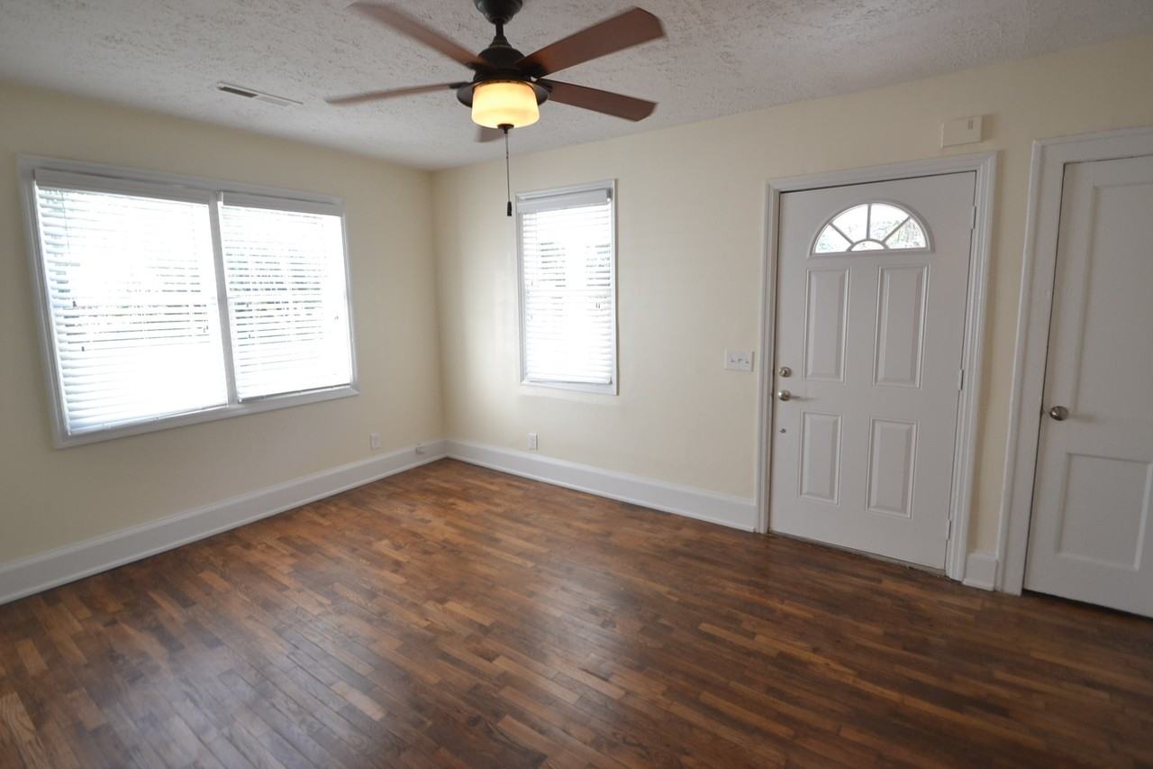 2460 Mellville Ave - Photo 2 of 8