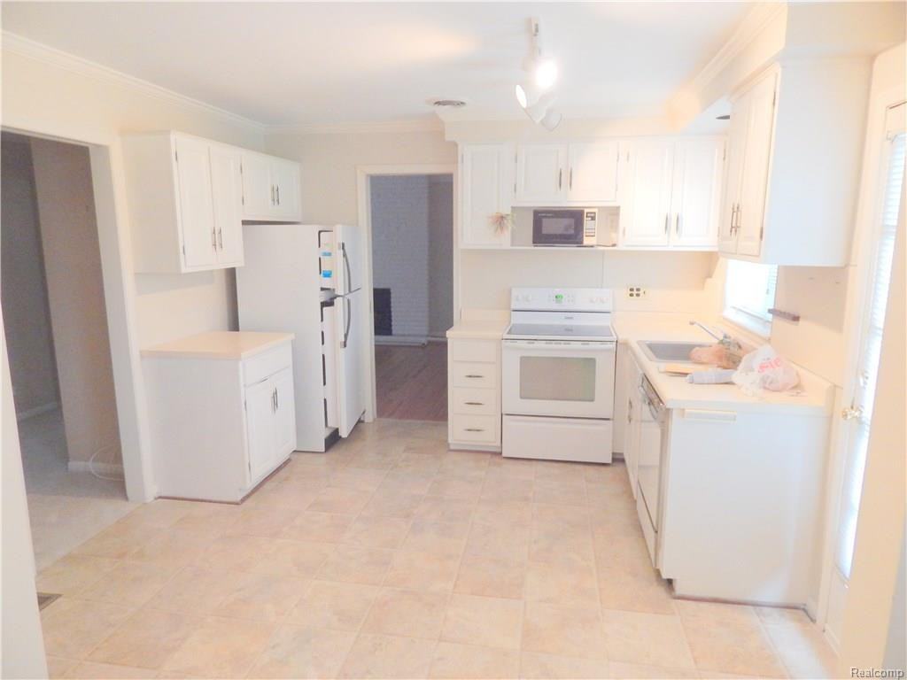 116 E Hickory Grove Rd - Photo 2 of 15