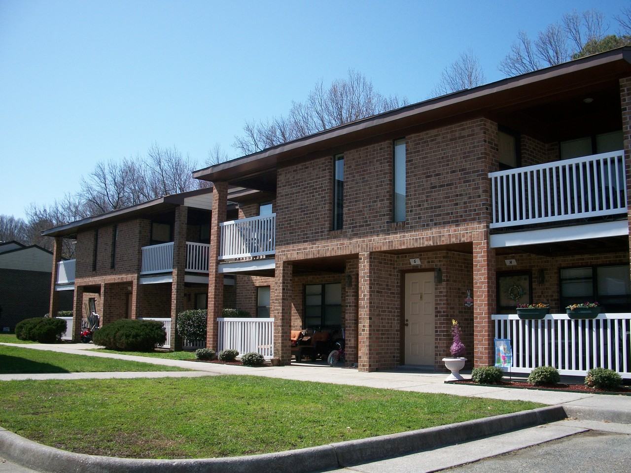 Poquoson Place Apartments 15 Belles Cove Drive, Poquoson, VA 23662