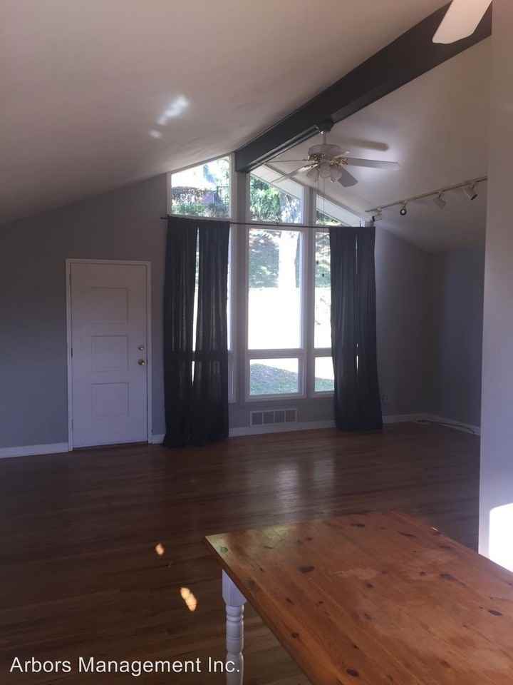 3352 Fawnway Dr - Photo 3 of 13