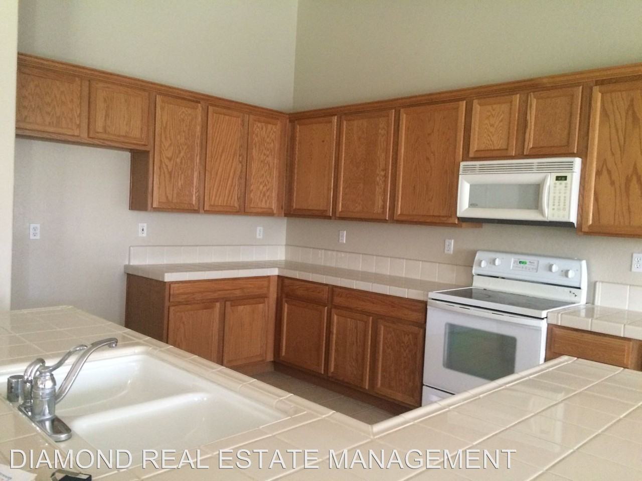 12215 Stonington St - Photo 2 of 13