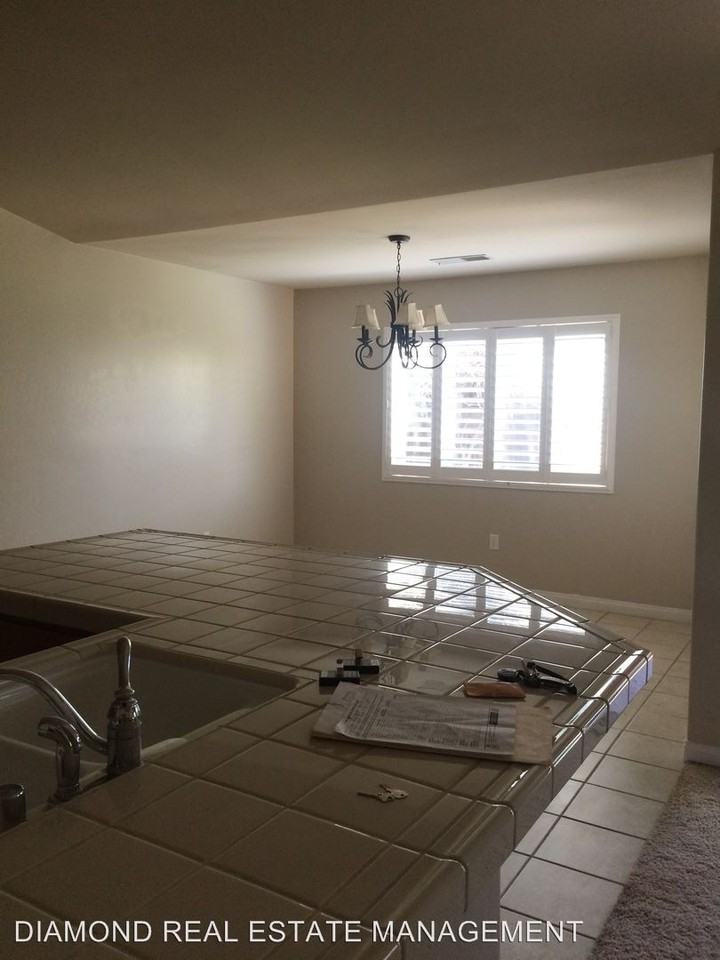 12215 Stonington St - Photo 3 of 13