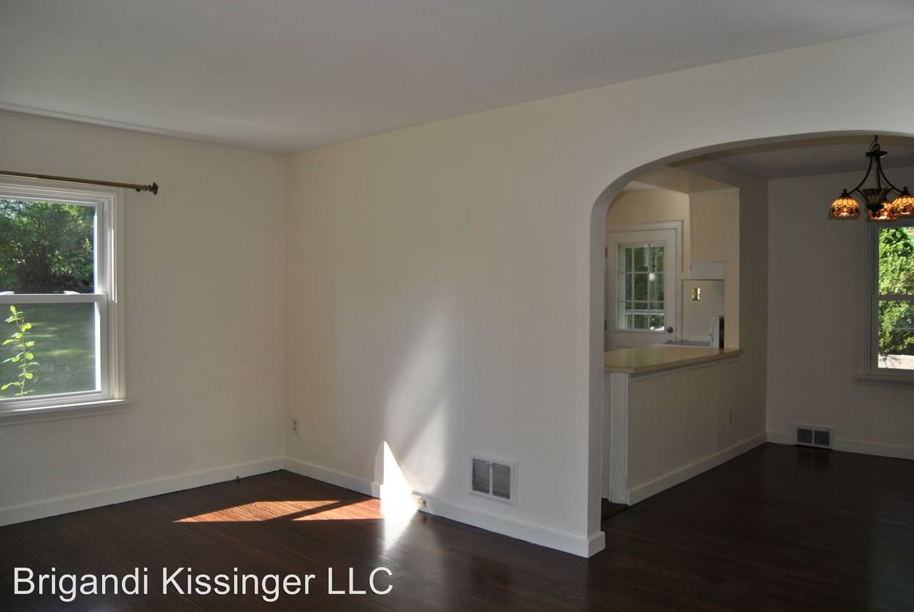 4 Sylvan Dr - Photo 3 of 15