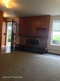 6615 Woodlawn Ave N - Photo 3 of 12