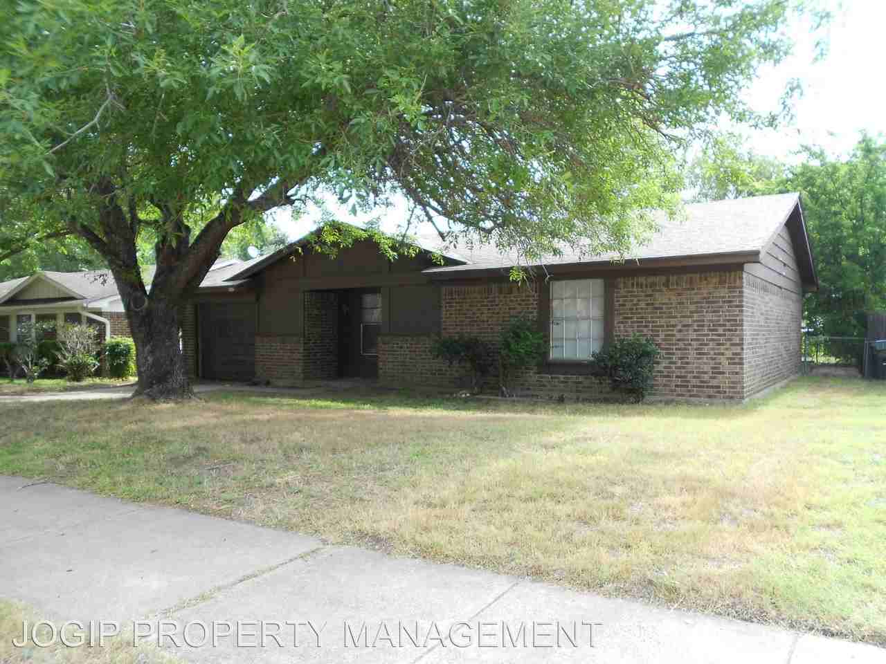 2642 Concord Ln - Photo 2 of 11