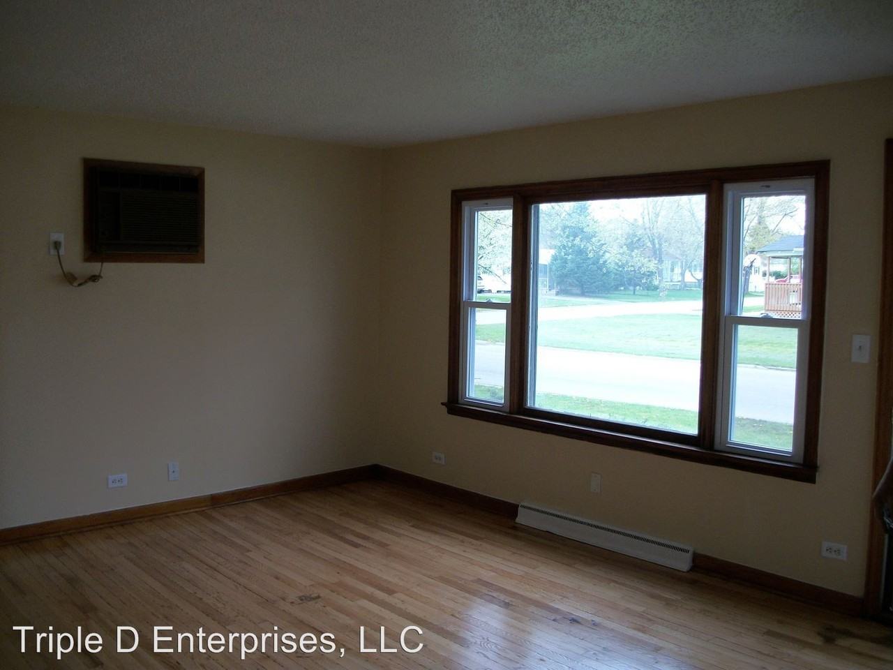 3101 Green St - Photo 2 of 6