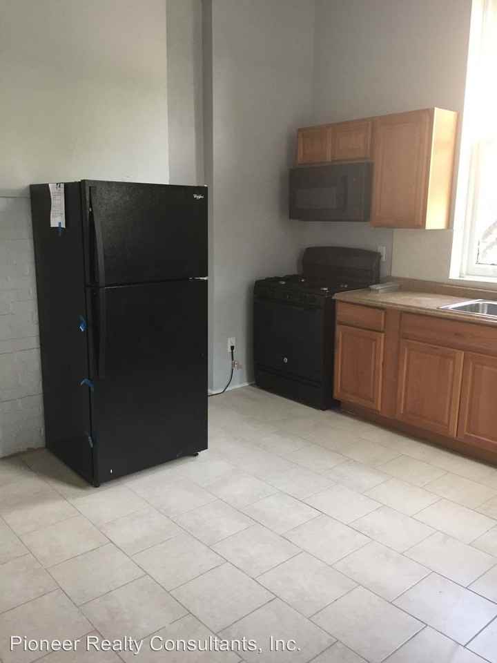 3532 California Ave - Photo 3 of 10