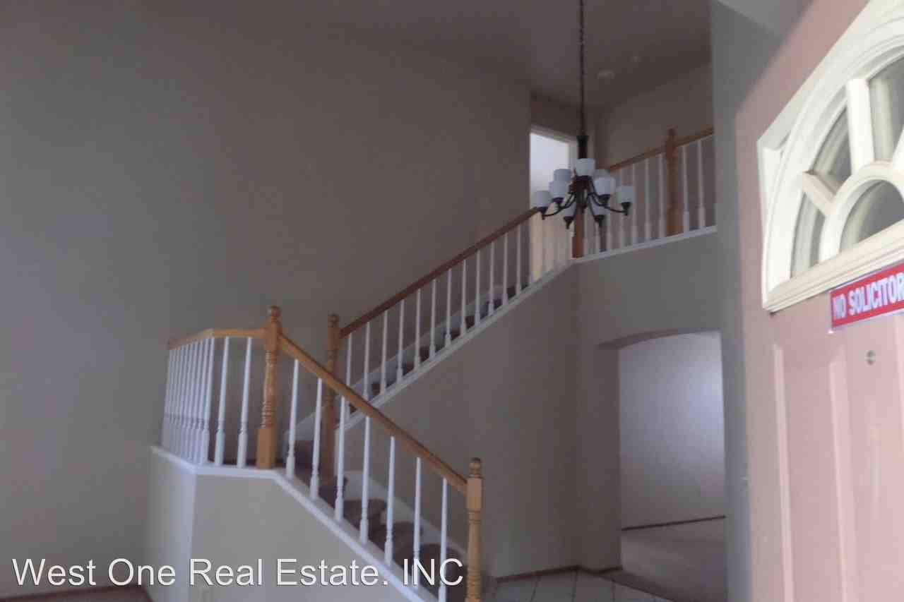 1730 Stags Leap Ct - Photo 2 of 4