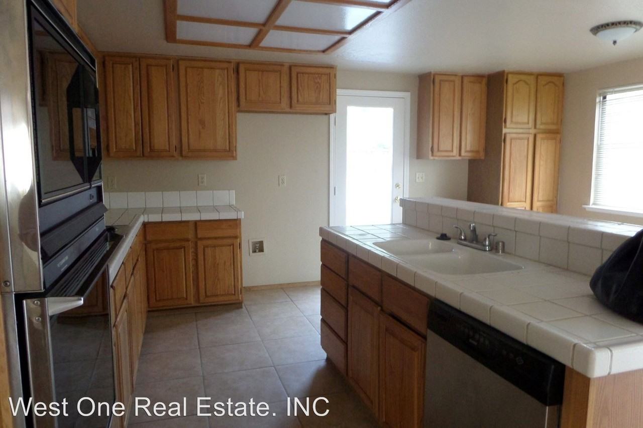 1730 Stags Leap Ct - Photo 3 of 4