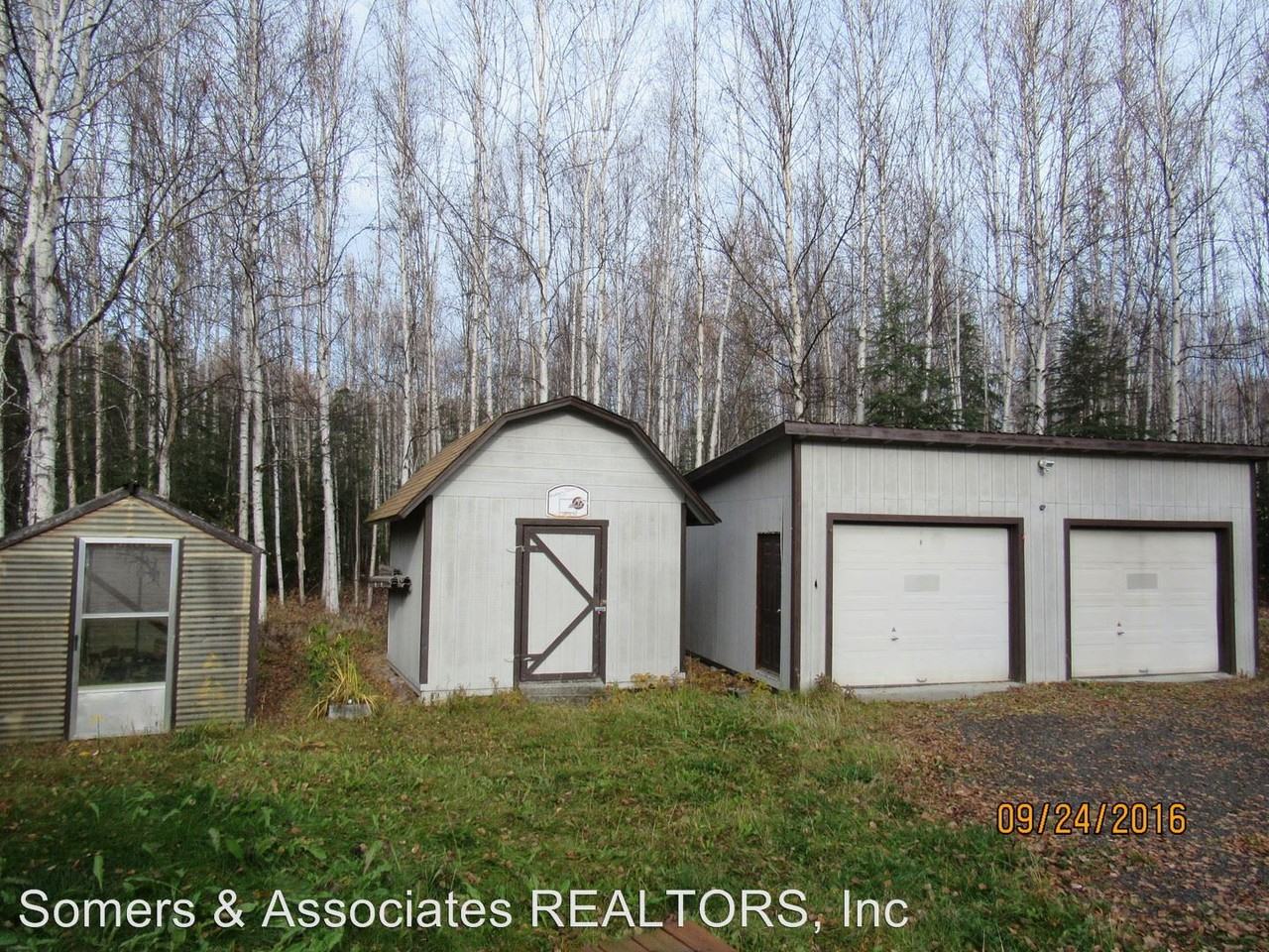 653 Florence St - Photo 2 of 12