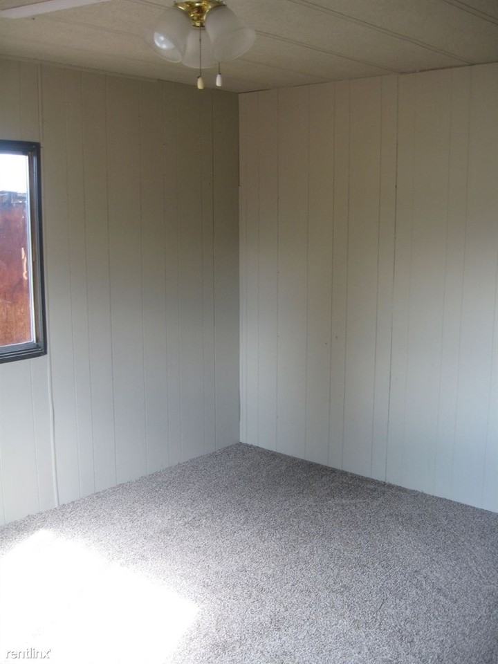 3940 S 7th St W - Photo 3 of 5