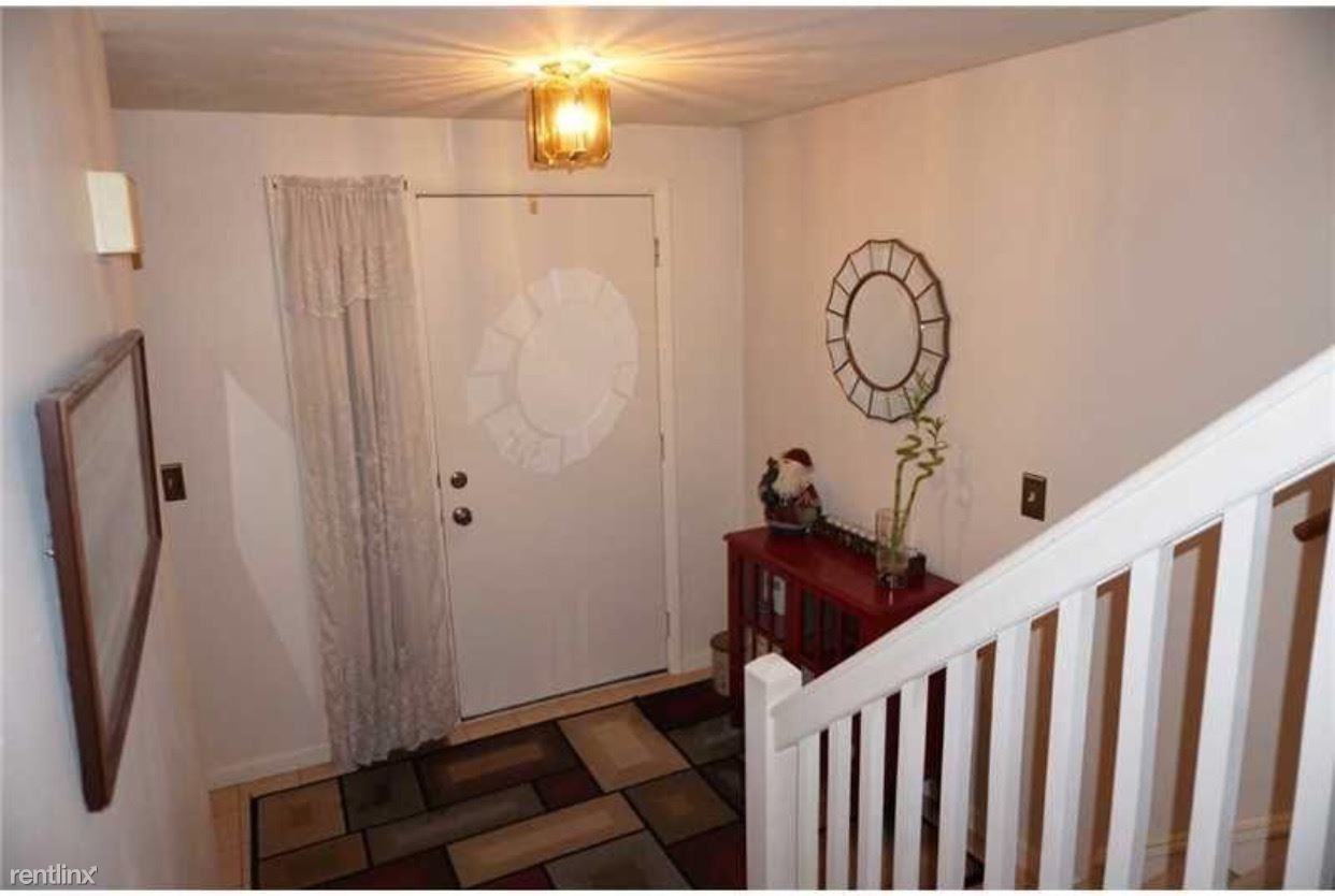 7457 Coachlight Ln - Photo 2 of 18