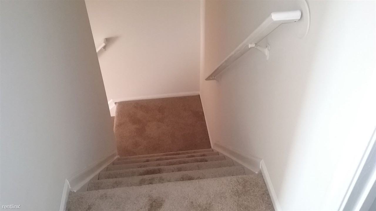 19101 Whistle Gate Terrace - Photo 3 of 5