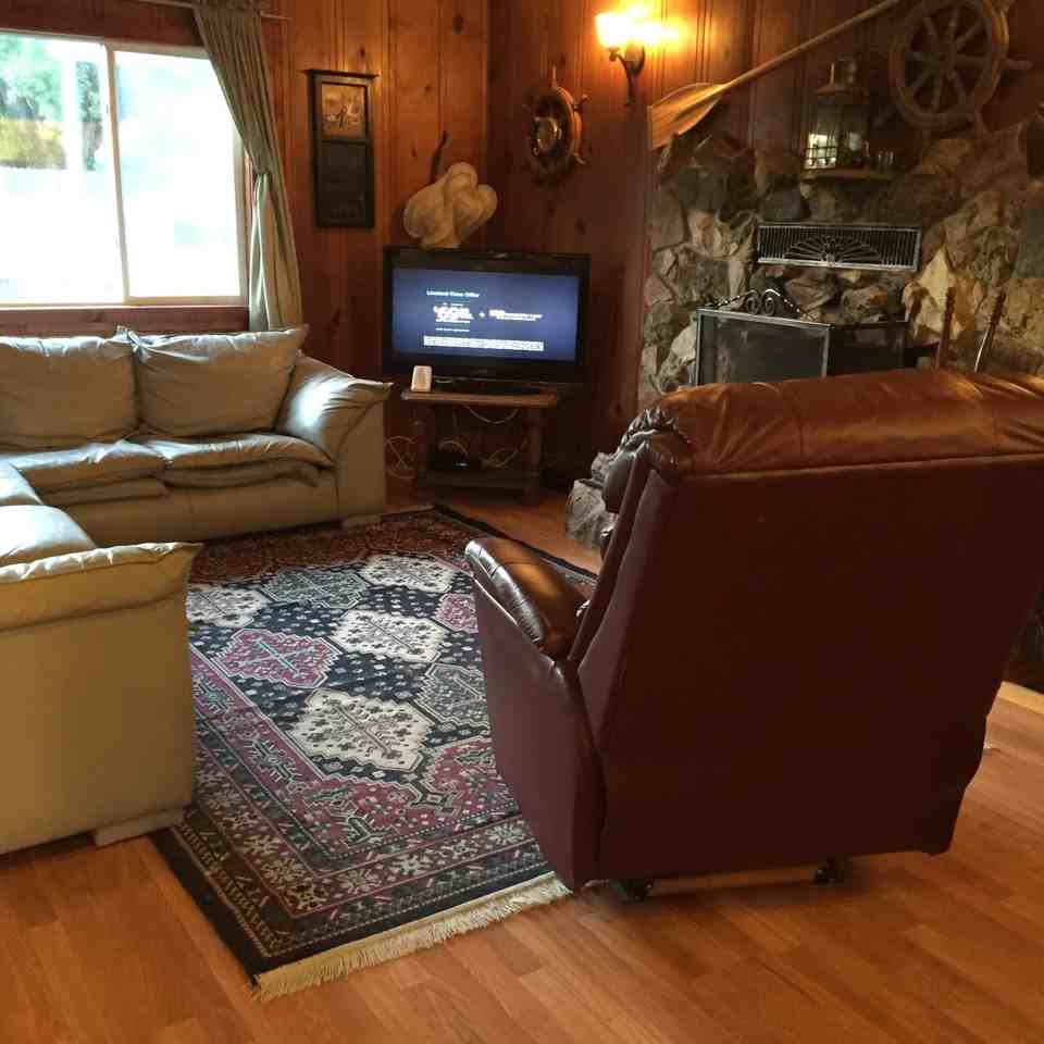 22645 Sylvan Way - Photo 2 of 5