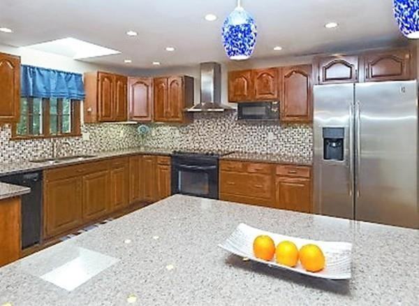 139 South St - Photo 2 of 29