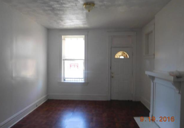 3054 Marcus Ave - Photo 2 of 7