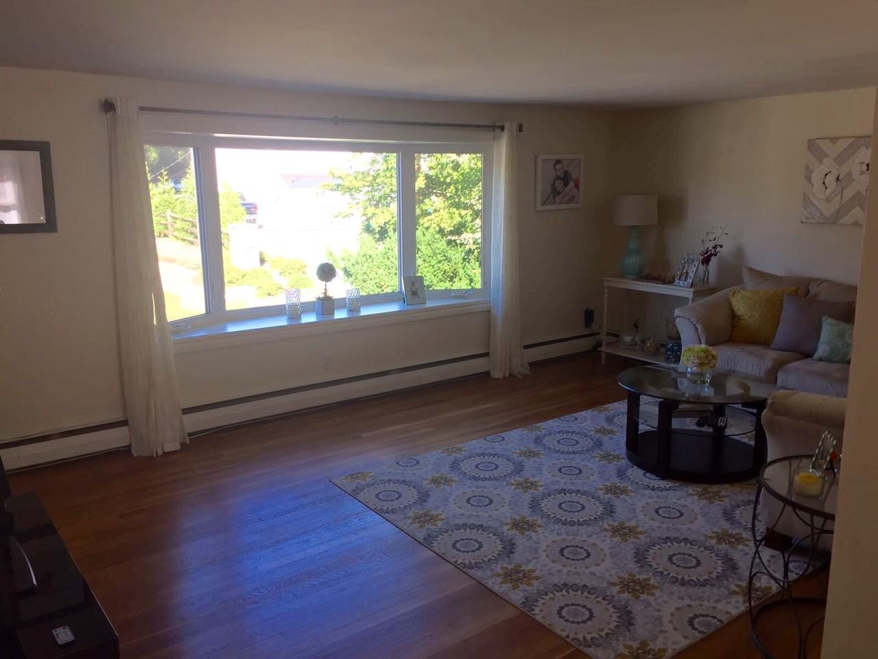 22 Rose Pl - Photo 3 of 10