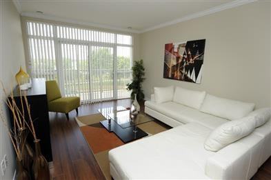 392 Front St - Photo 3 of 12