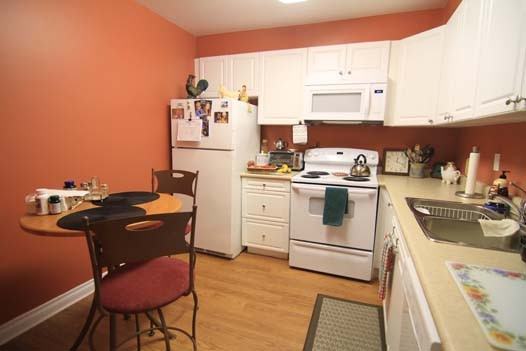 420 and 430 Wellington St. - Photo 3 of 10