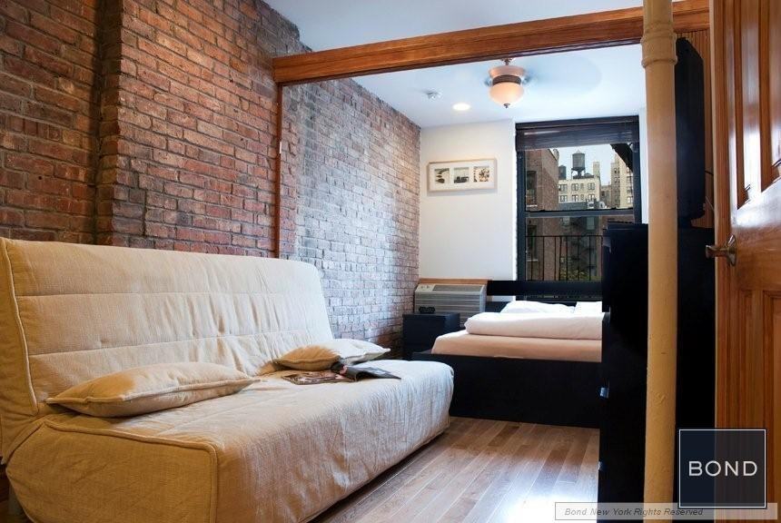 Amsterdam Ave & W 83rd St ##117