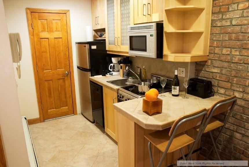 Amsterdam Ave & W 83rd St ##122