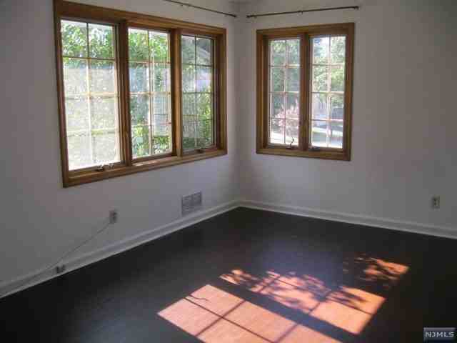 15 Oakland Ave - Photo 2 of 12