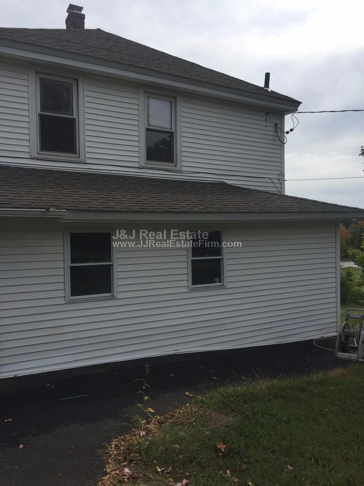 19 Alhambra Rd - Photo 2 of 9