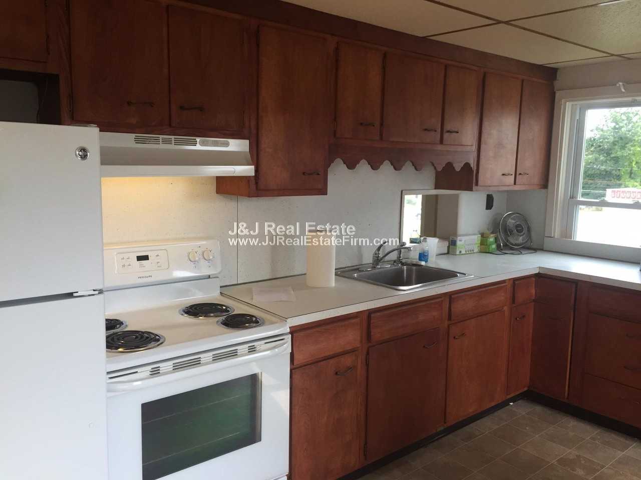 19 Alhambra Rd - Photo 3 of 9