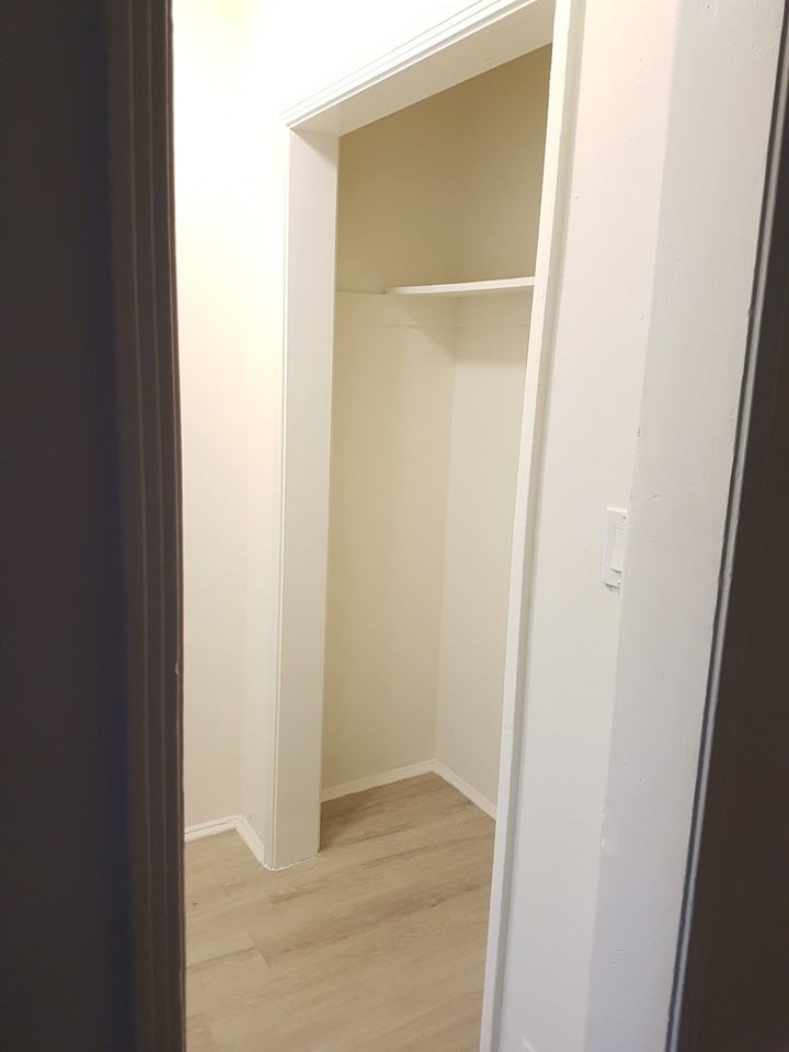 1210 North Berendo Street - Photo 3 of 7