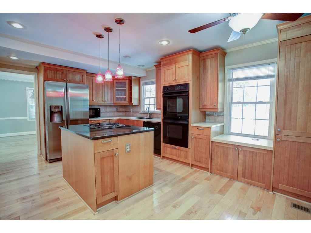 881 Indian Hills Pkwy NE - Photo 3 of 15