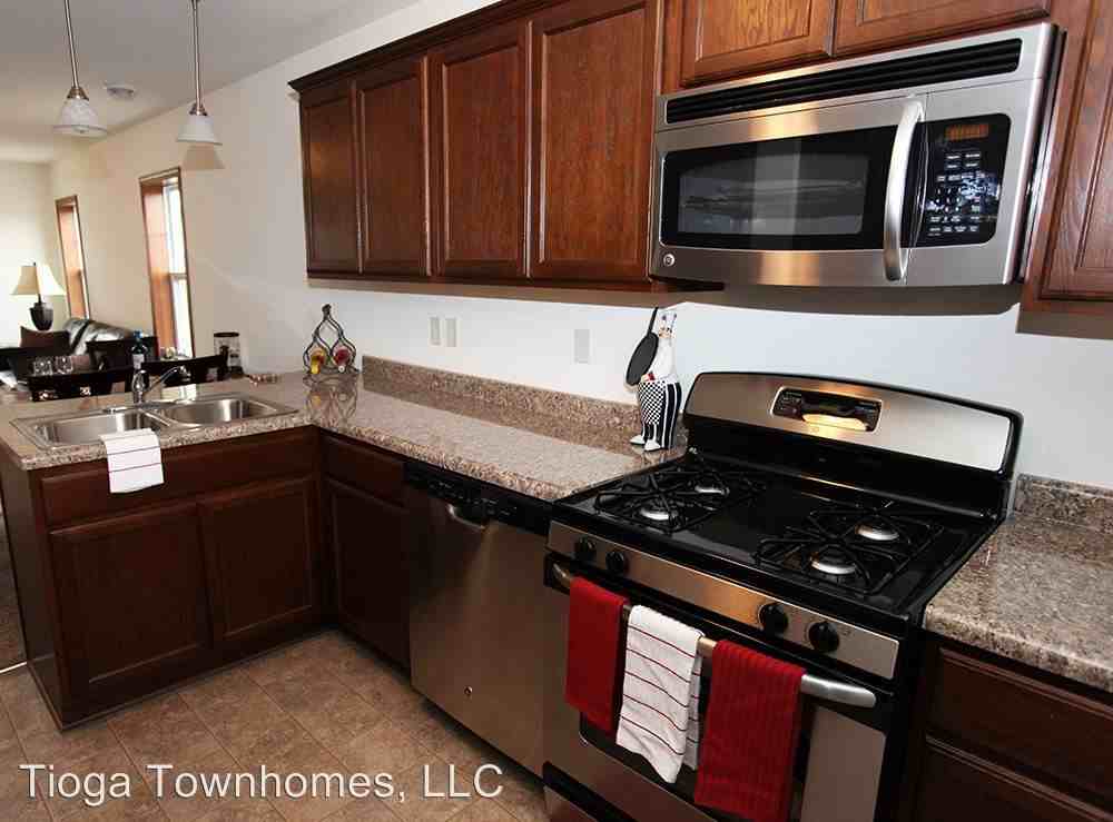 12th and Elm Street - Photo 2 of 9