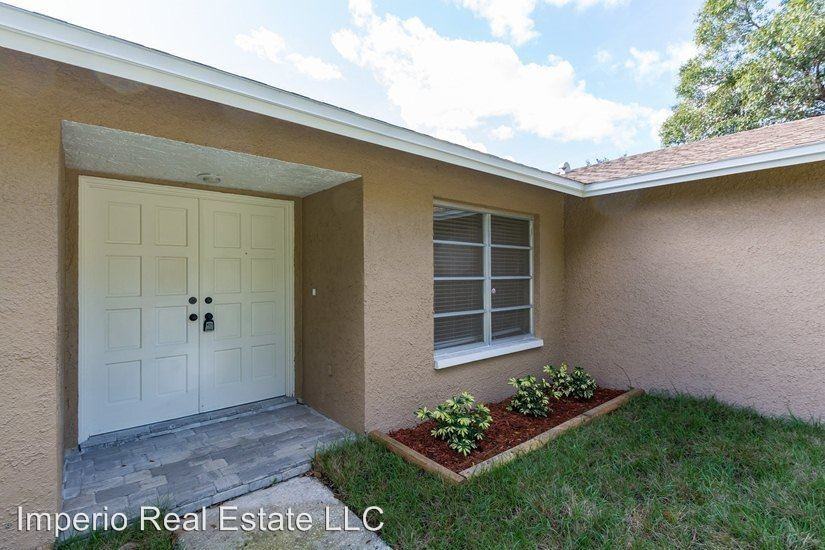 2637 Cypress Bend Dr - Photo 3 of 21